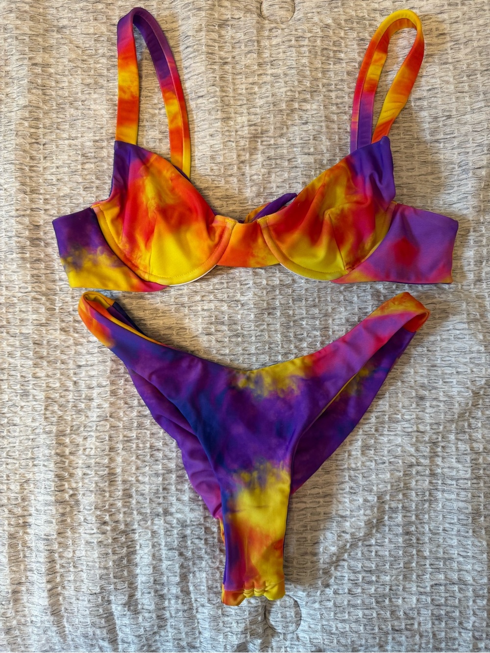 MOANA BIKINI TIE DYE SET SIZE SMALL